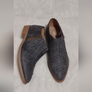 Gray and Brown Flats with Textured Design